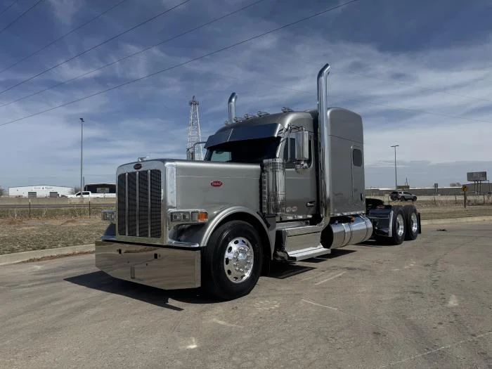 2027 Peterbilt 589 in Oklahoma City, OK — photo 2