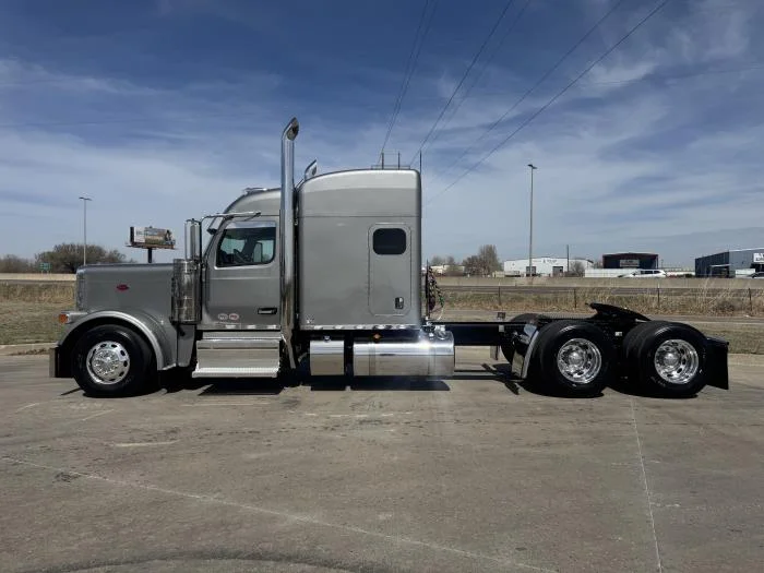 2027 Peterbilt 589 in Oklahoma City, OK — photo 3