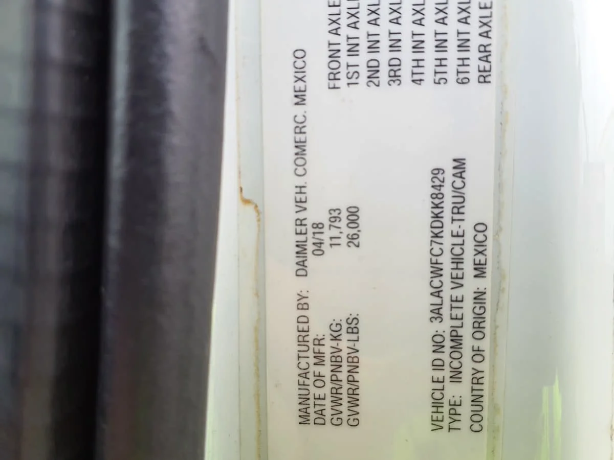 2019 Freightliner M2 106 - image 11