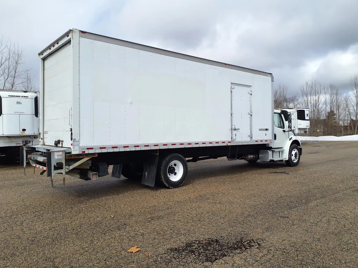 2019 Freightliner M2 106 - image 4