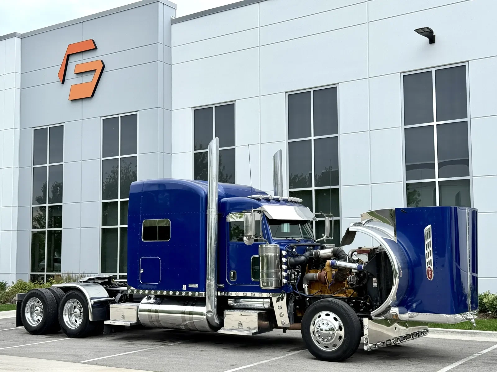 2016 Peterbilt 389 in New Lenox, IL — photo 9