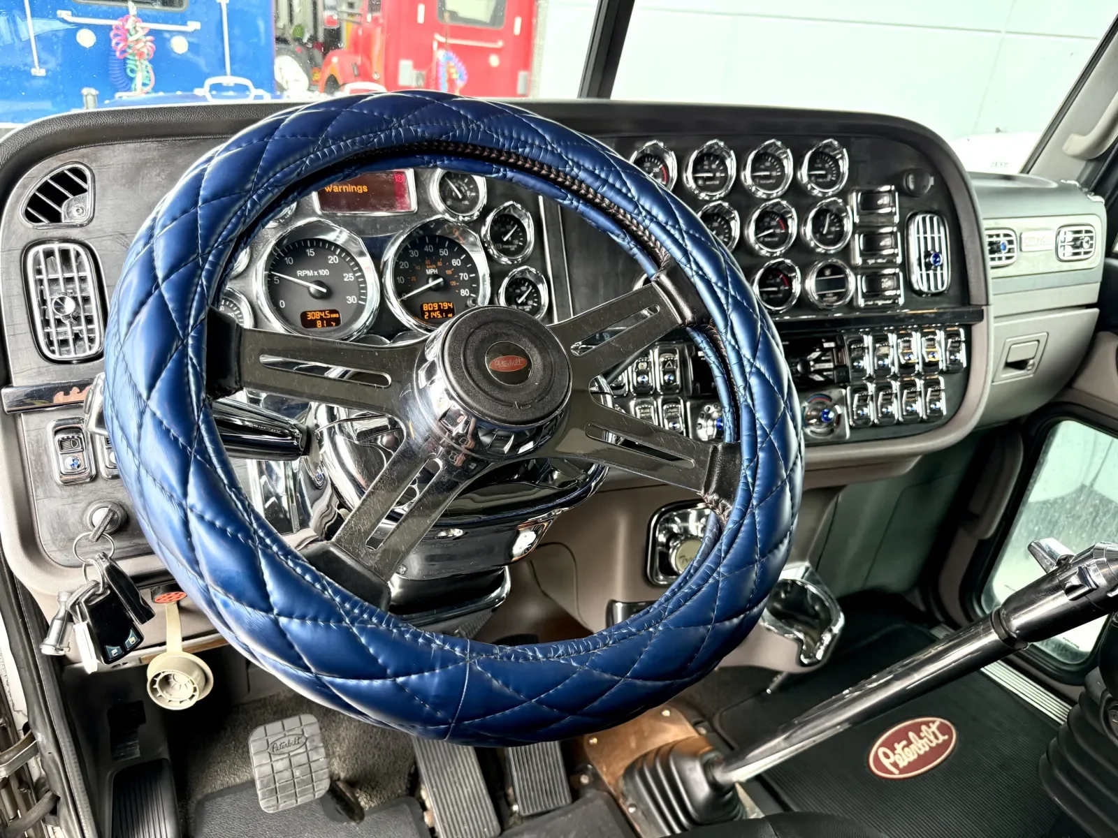 2016 Peterbilt 389 in New Lenox, IL — photo 15