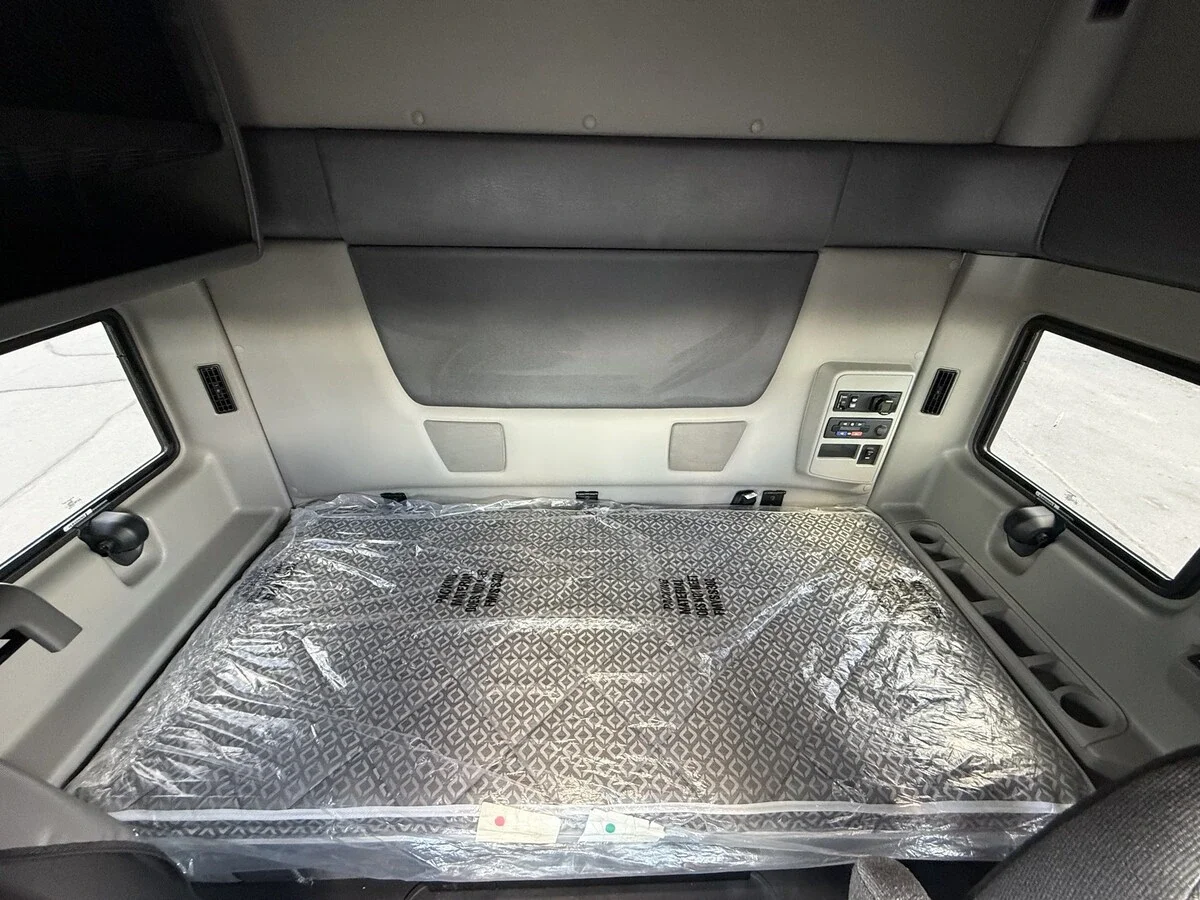 2024 International LT — photo 13