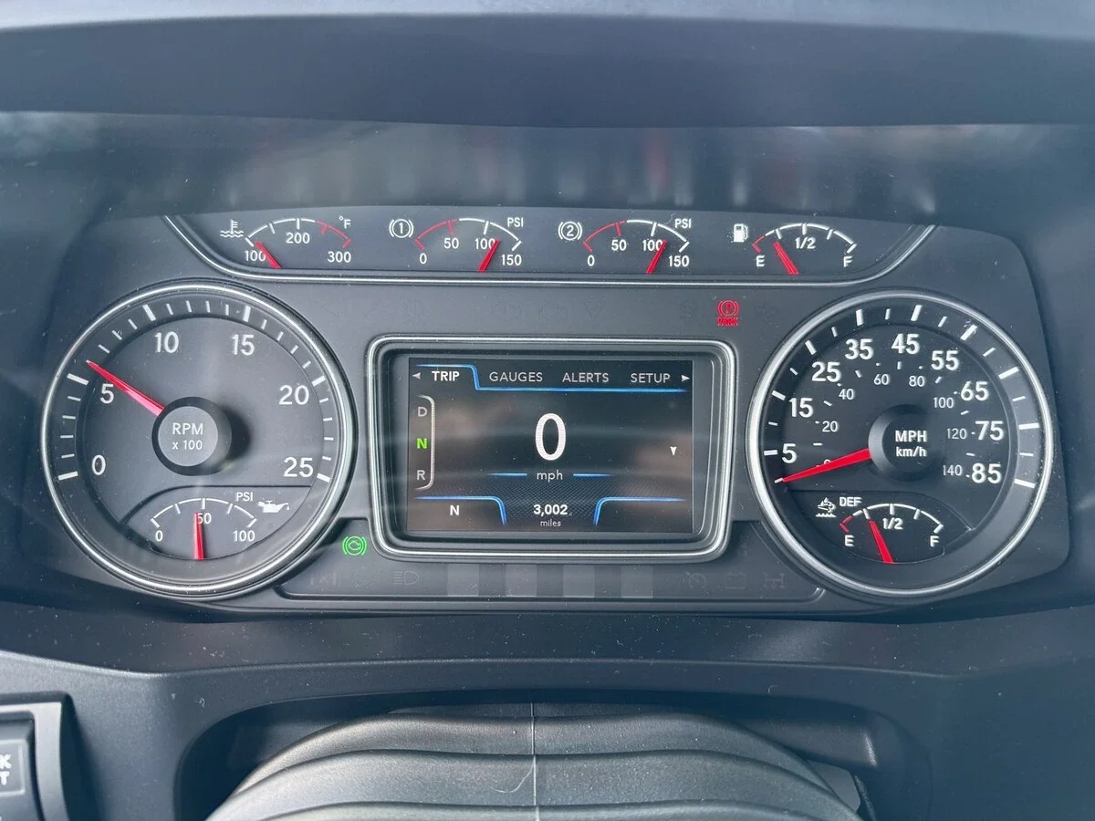 2024 International LT — photo 12