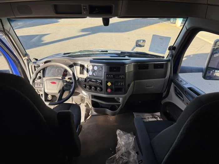 2022 Peterbilt 579 - image 17