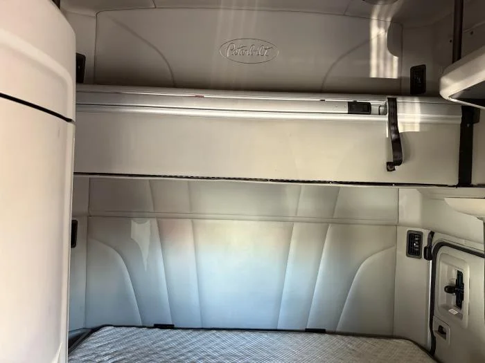 2022 Peterbilt 579 - image 16