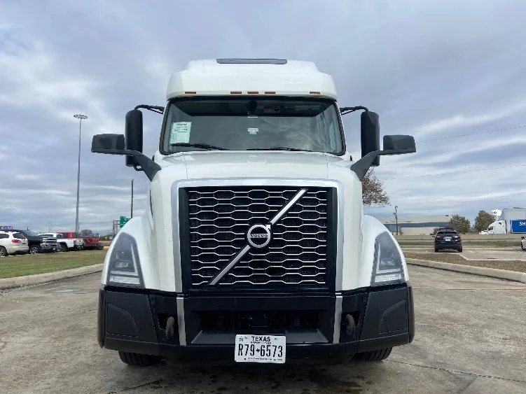 2023 Volvo VNL 760 - image 2