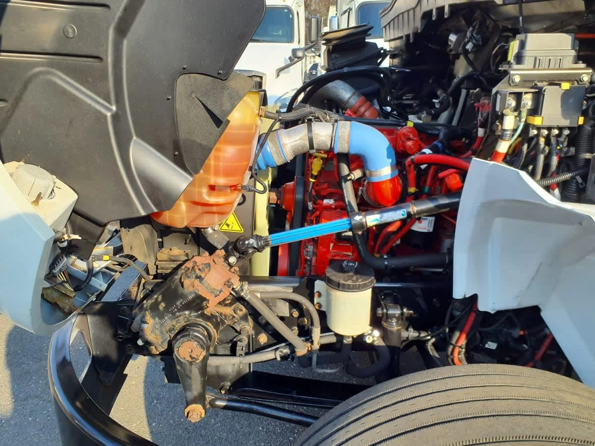 2020 International MV - image 9