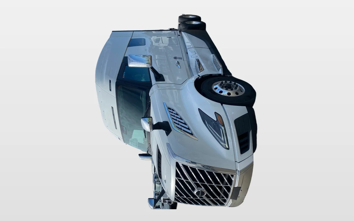 2025 Volvo - image 1