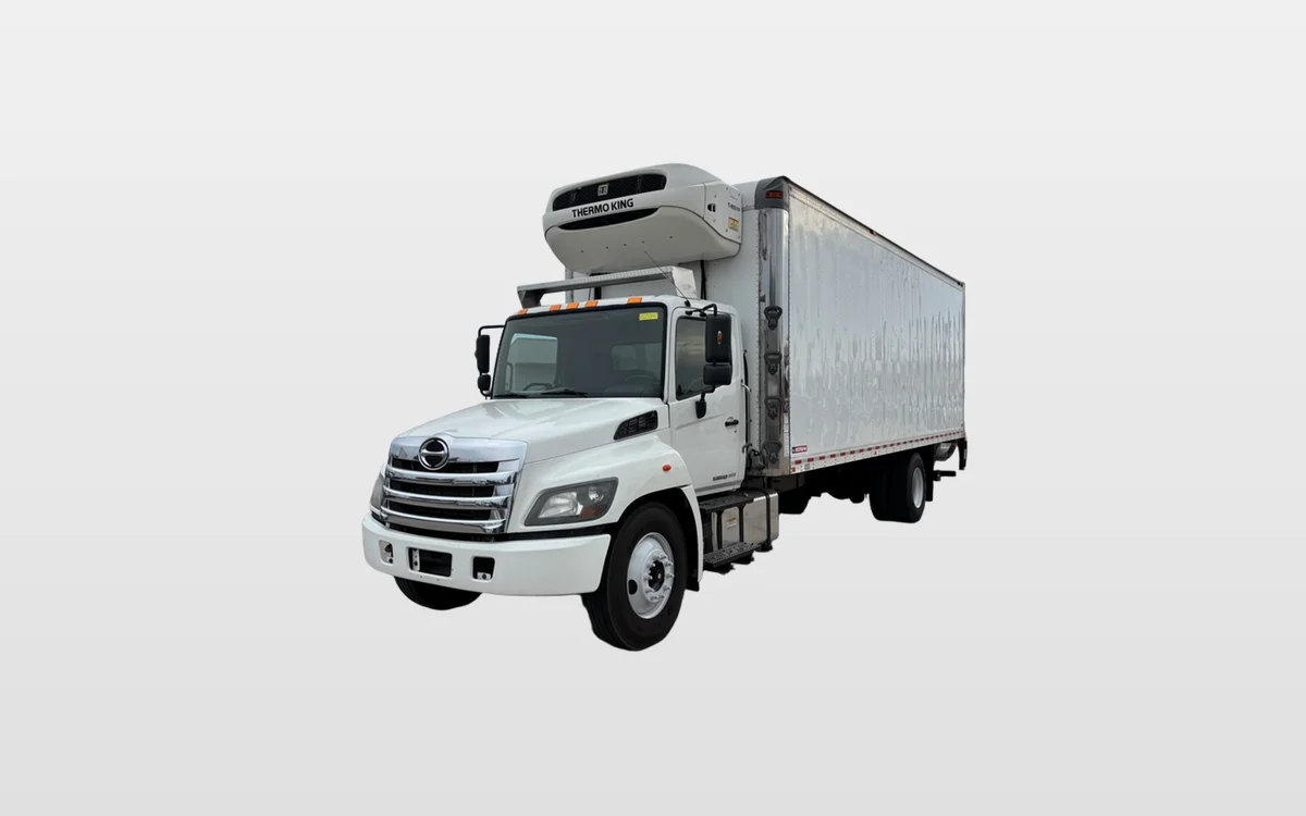 2020 Hino 268 - image 1