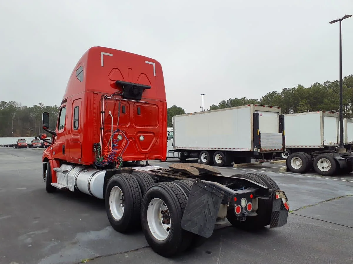 2019 Freightliner Cascadia in Atlanta, GA — photo 6
