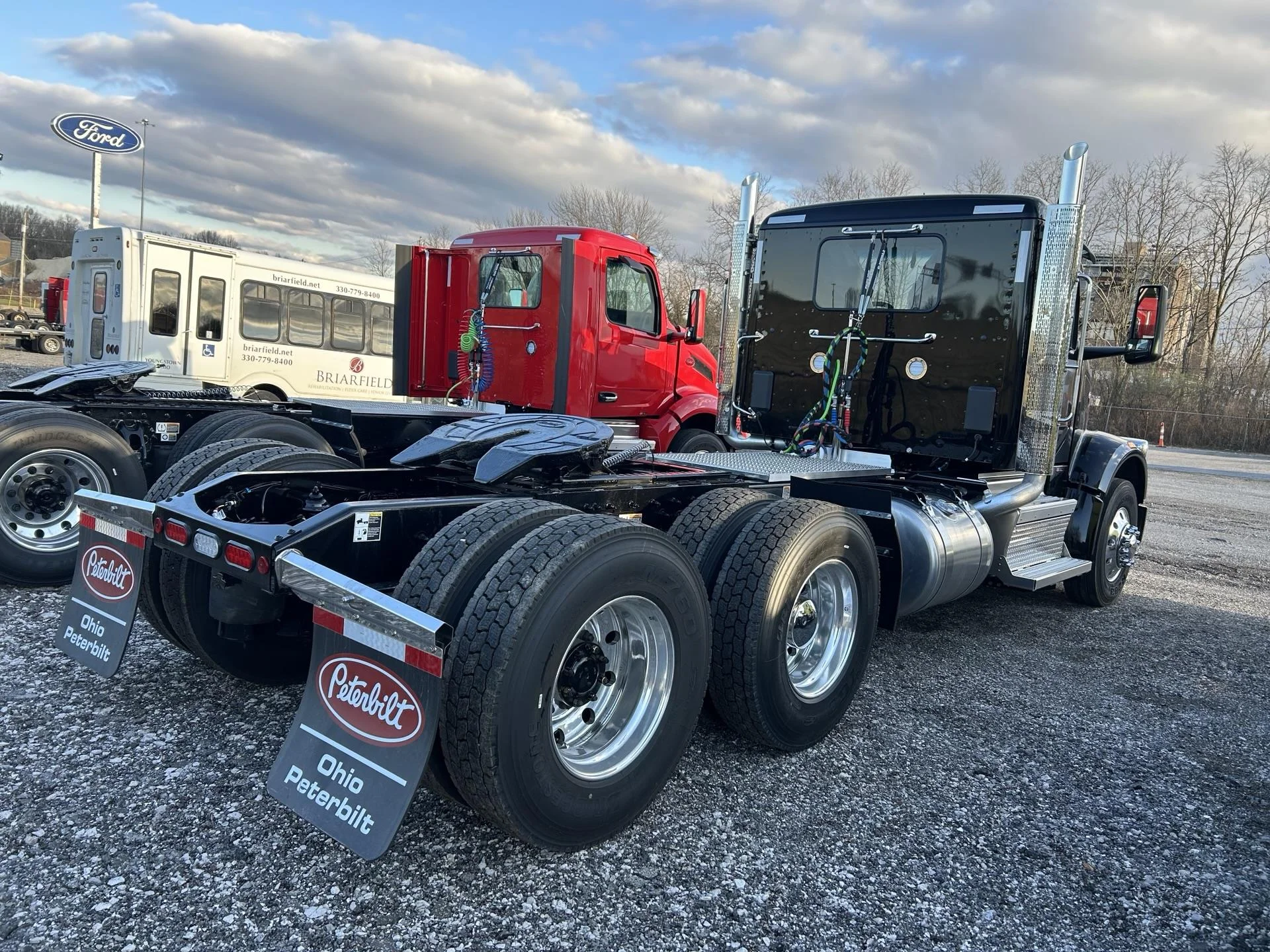 2027 Peterbilt 567 in Youngstown, OH — photo 3