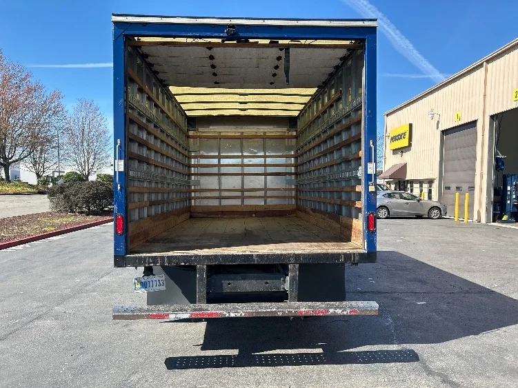 2019 Isuzu NPR - image 8