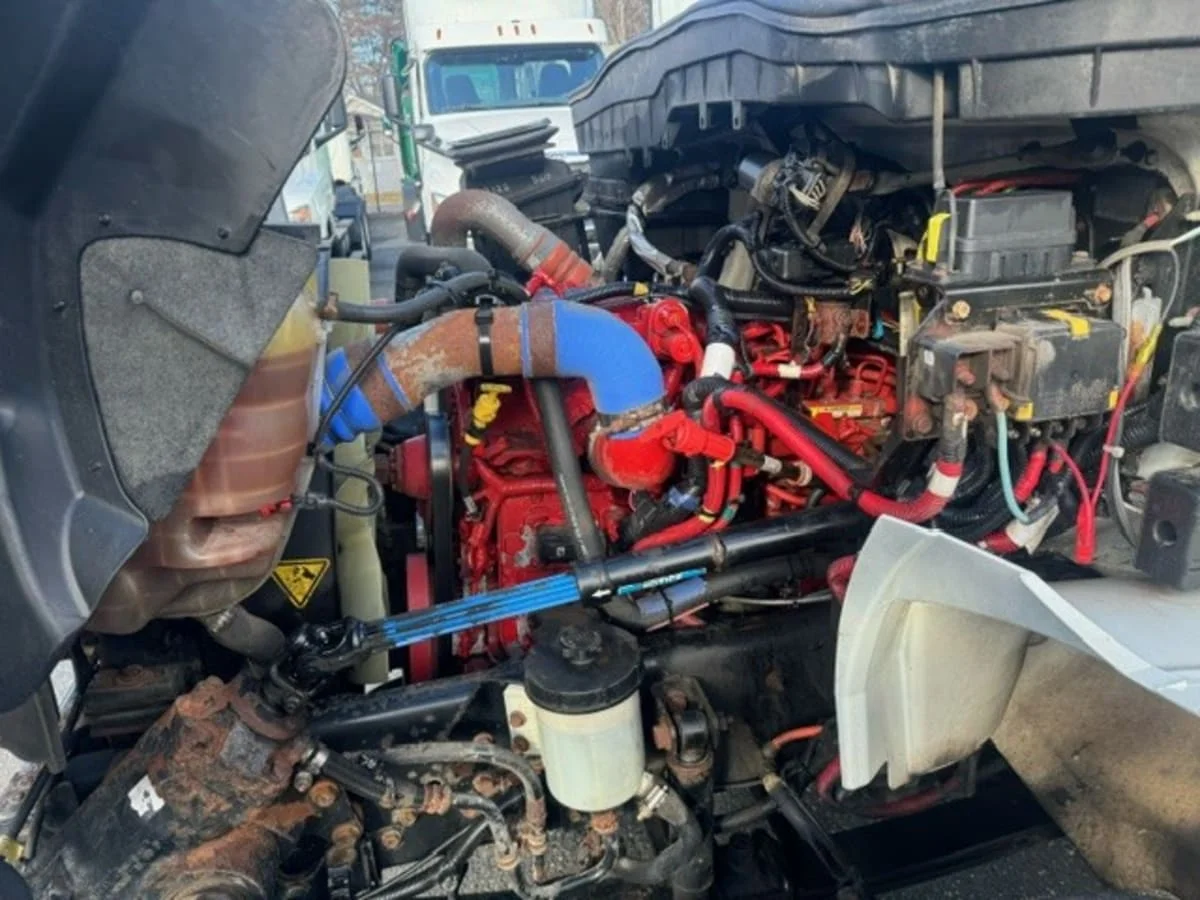 2018 International 4300 - image 9