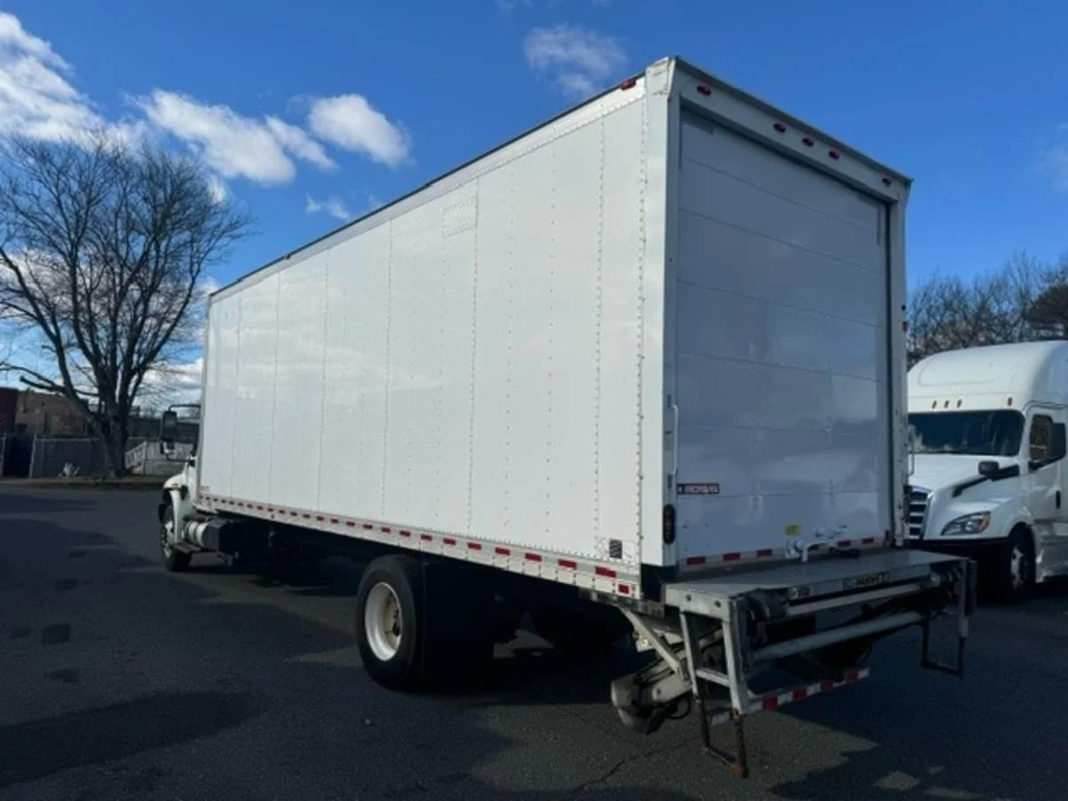 2018 International 4300 - image 6