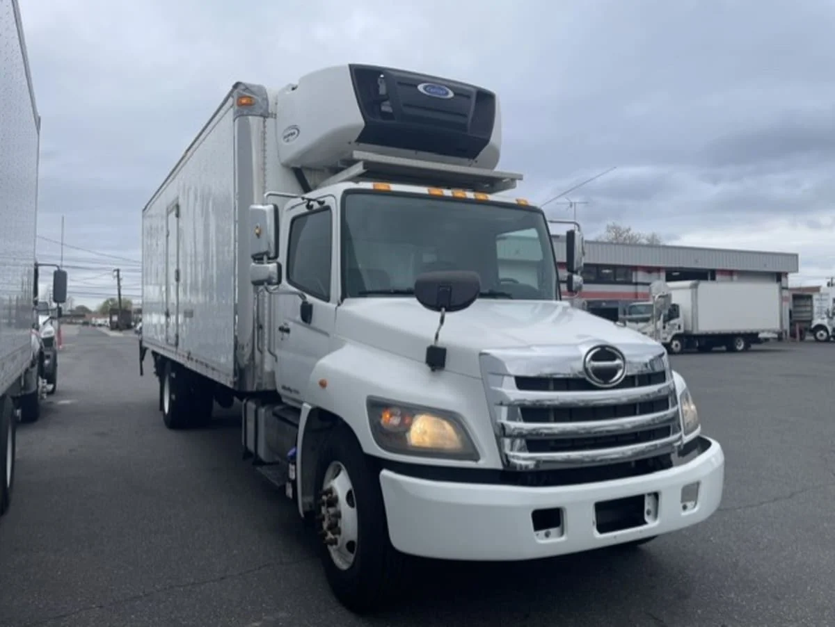 2020 Hino 338 in Farmingdale, NY — photo 3