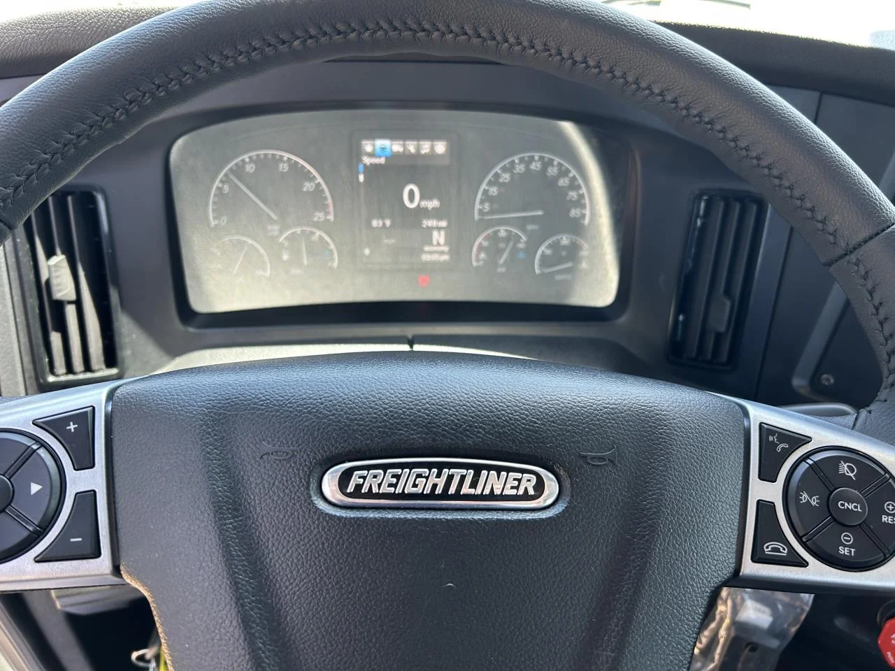 2027 Freightliner Cascadia in Pacific, WA — photo 9