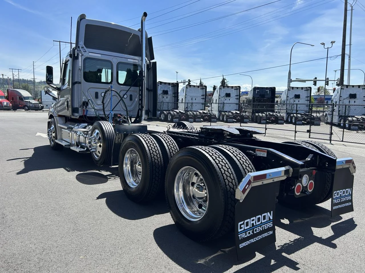 2027 Freightliner Cascadia in Pacific, WA — photo 4