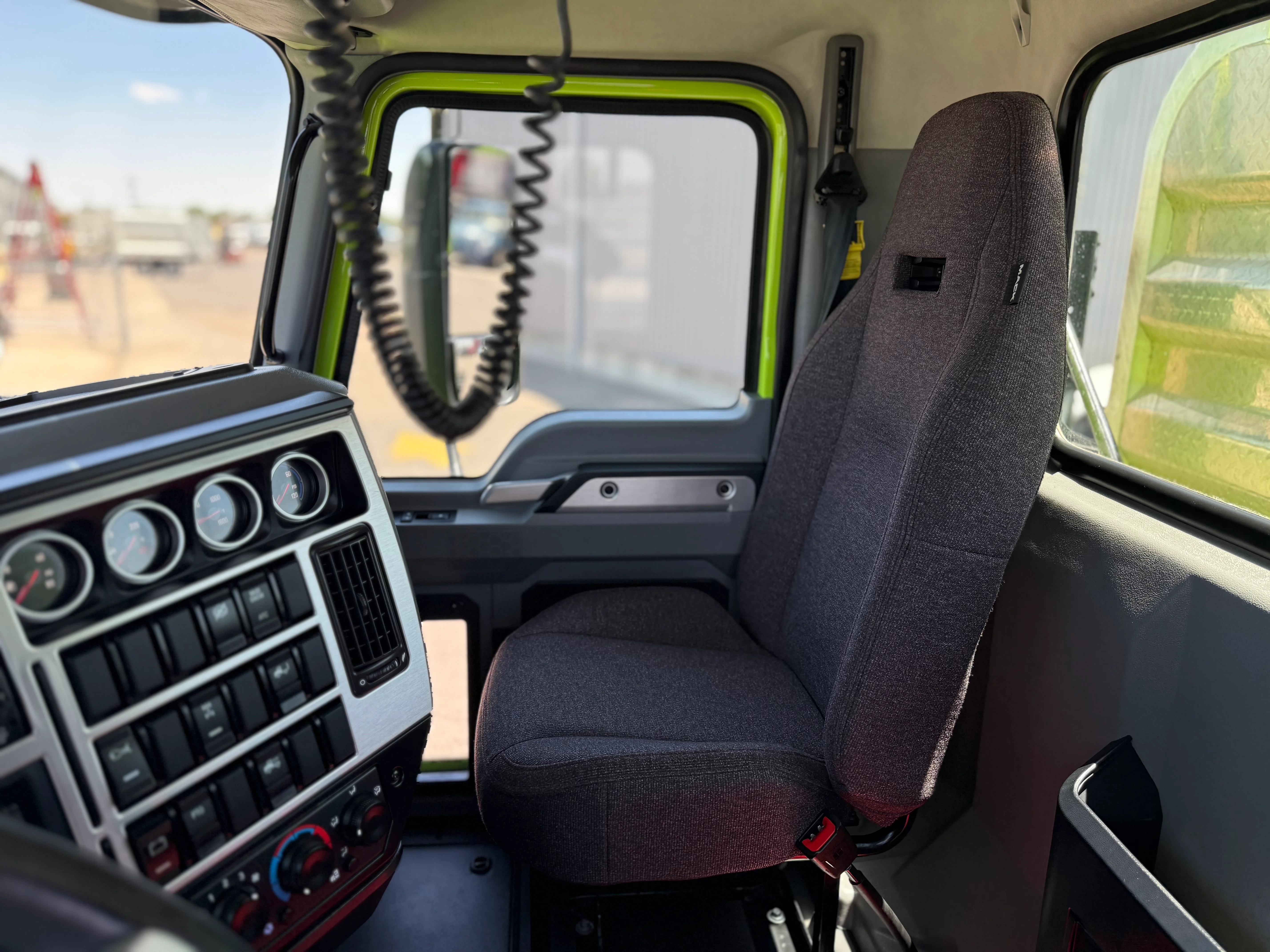 2025 Mack Anthem in CO — photo 18