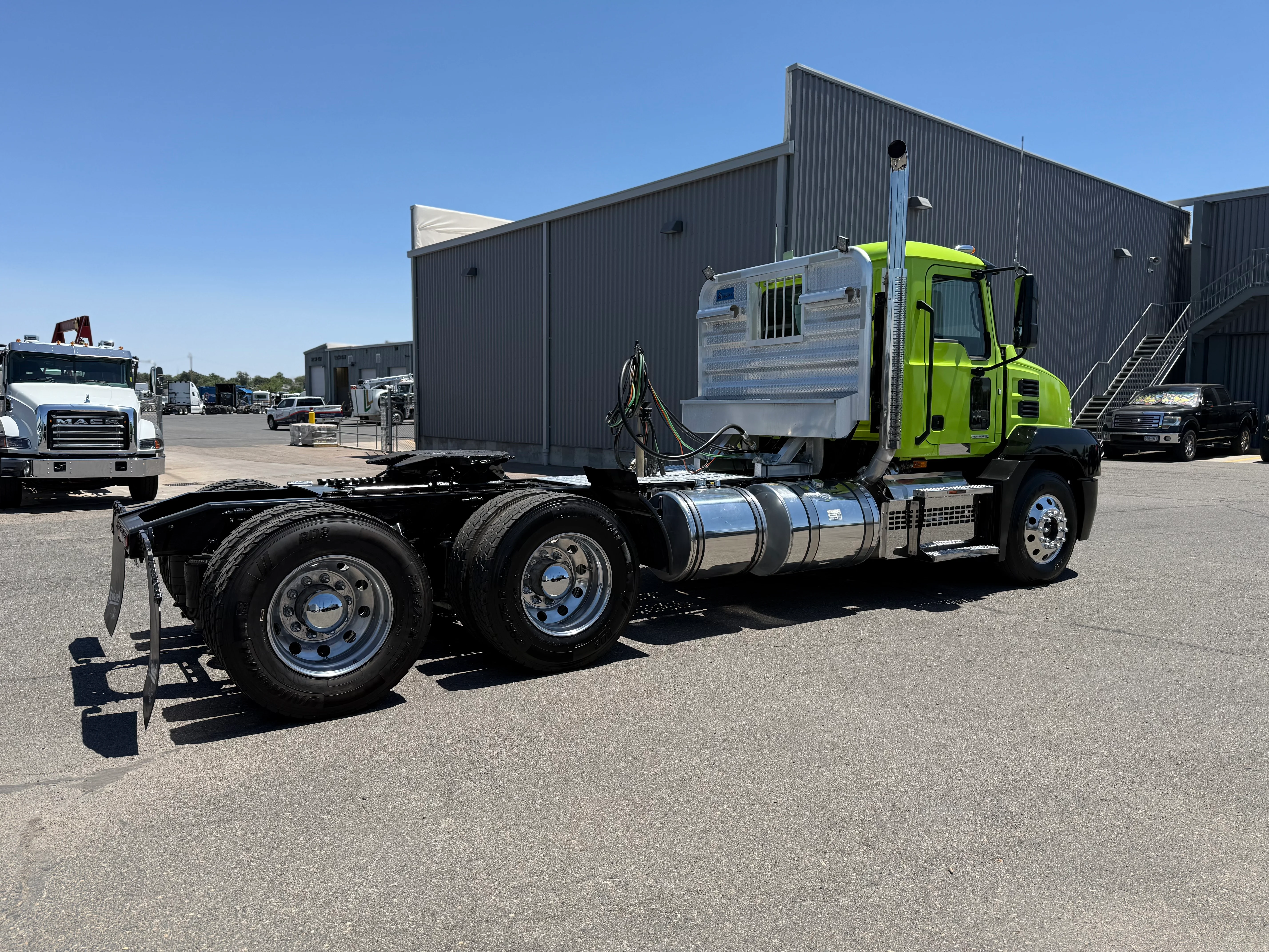 2025 Mack Anthem in CO — photo 4