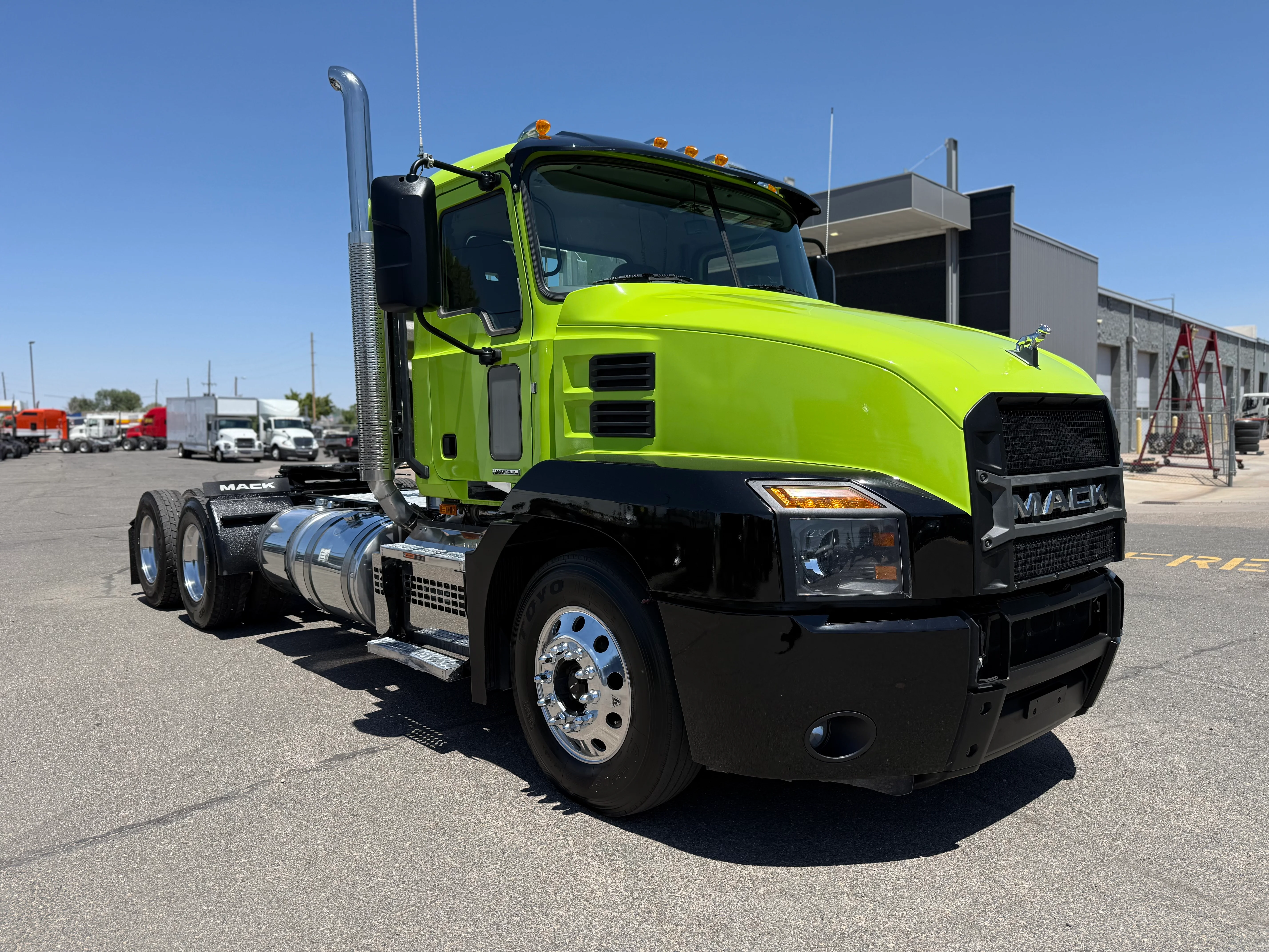 2025 Mack Anthem in CO — photo 3