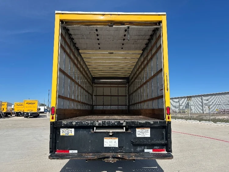 2021 International MV - image 8