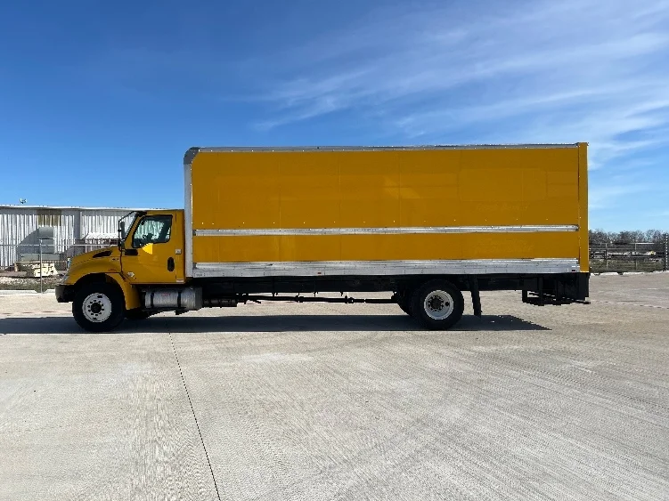 2021 International MV - image 4