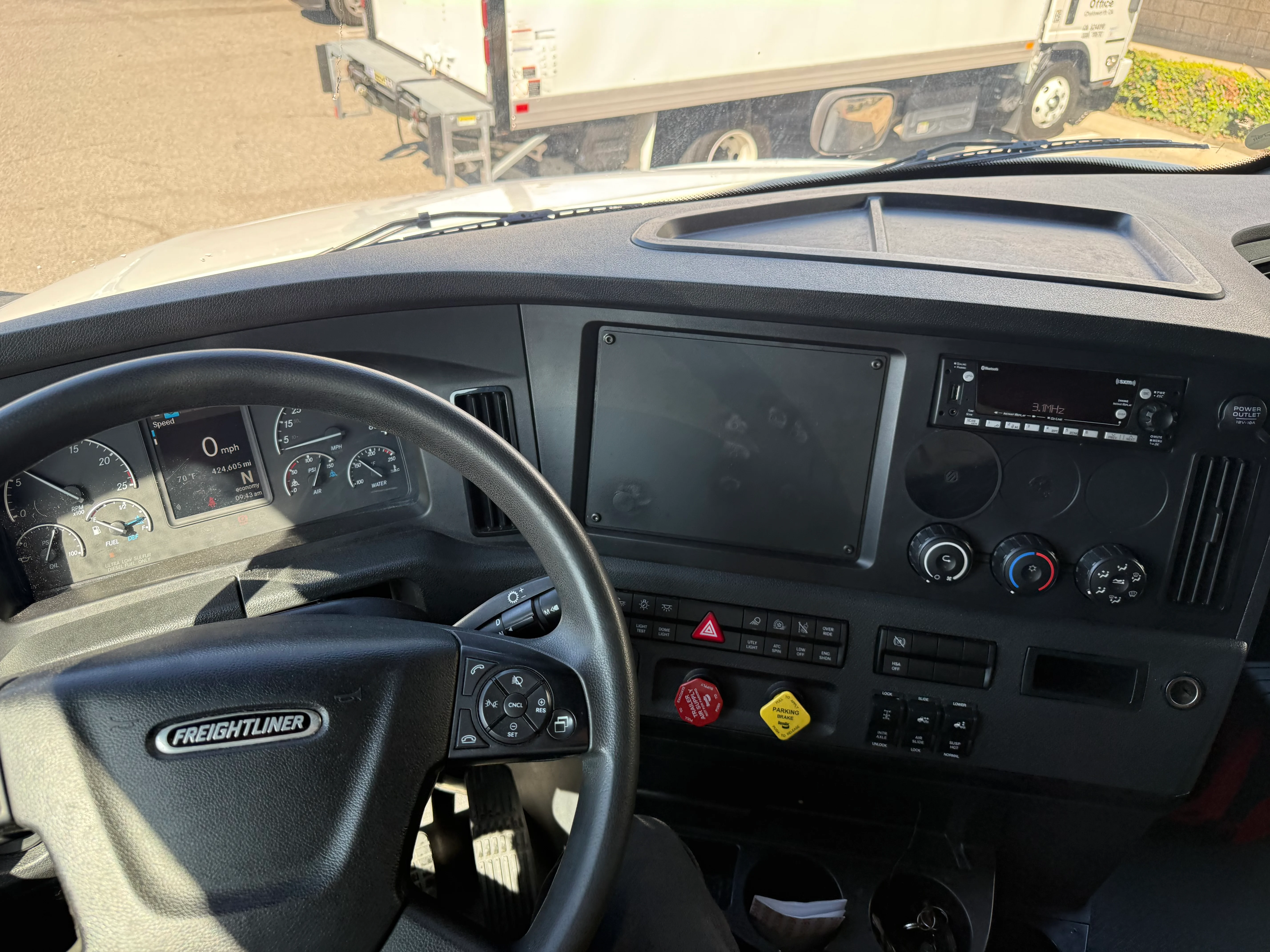 2023 Freightliner Cascadia in Selectrucks Fontana, CA — photo 15
