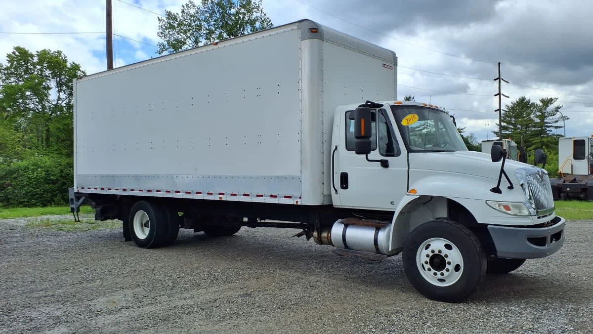 2019 International 4300 in West Chester, OH — photo 3