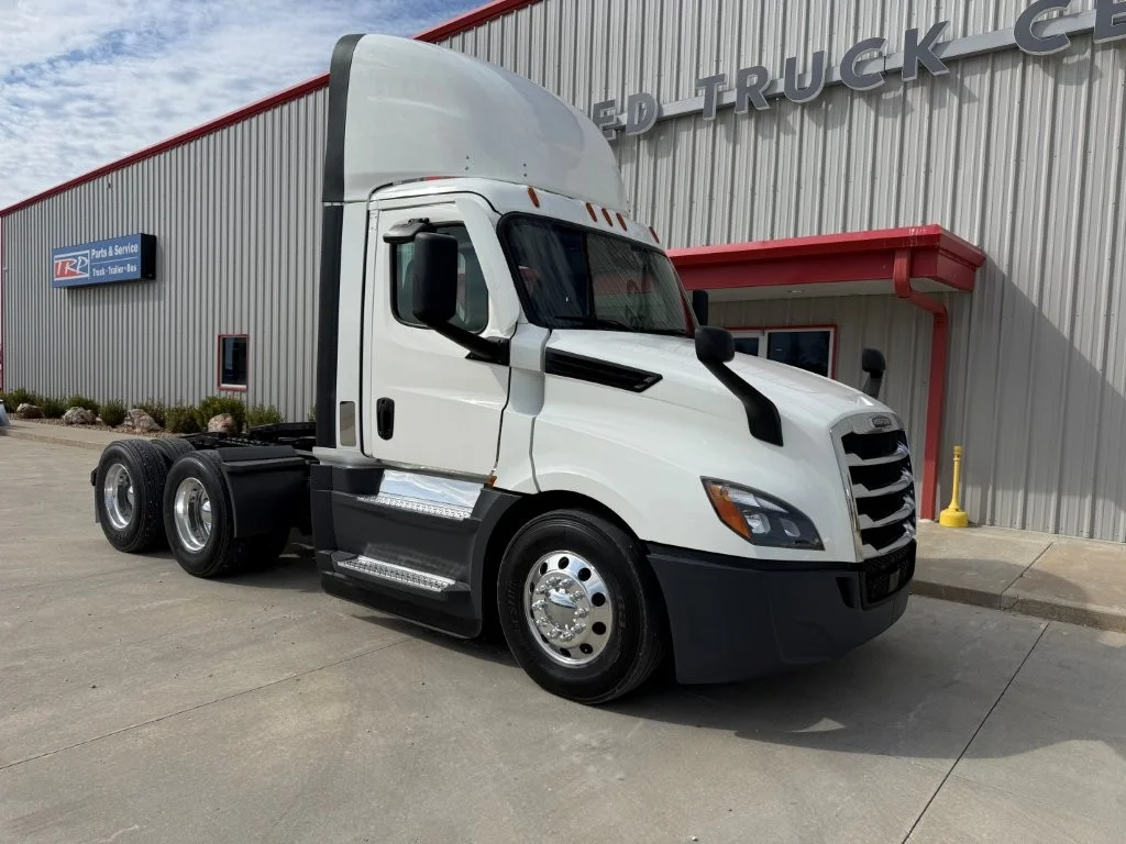 2021 Freightliner Cascadia in Portland, OR — photo 10