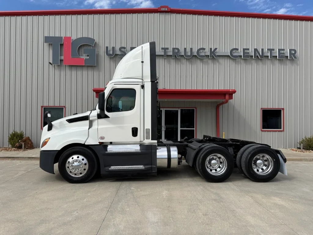 2021 Freightliner Cascadia in Portland, OR — photo 6