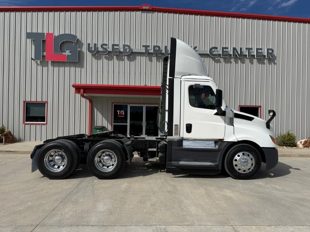 2021 Freightliner Cascadia in Portland, OR — photo 8