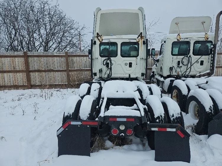 2013 Freightliner Cascadia - image 6