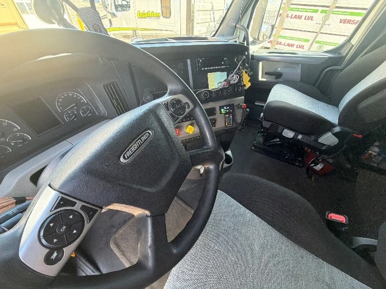 2021 Freightliner Cascadia in Boise, ID — photo 10