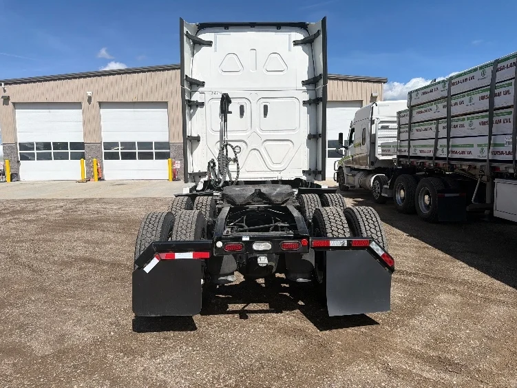 2021 Freightliner Cascadia in Boise, ID — photo 6