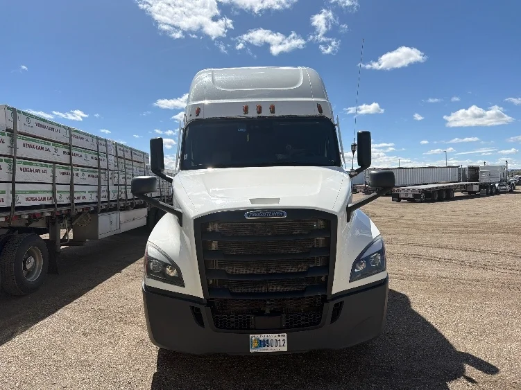 2021 Freightliner Cascadia in Boise, ID — photo 2