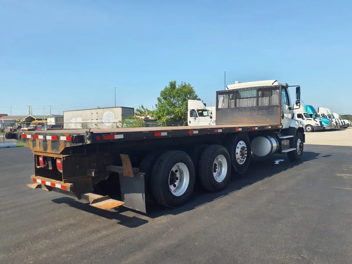 2018 Freightliner 114SD in Clarksville, IN — photo 4