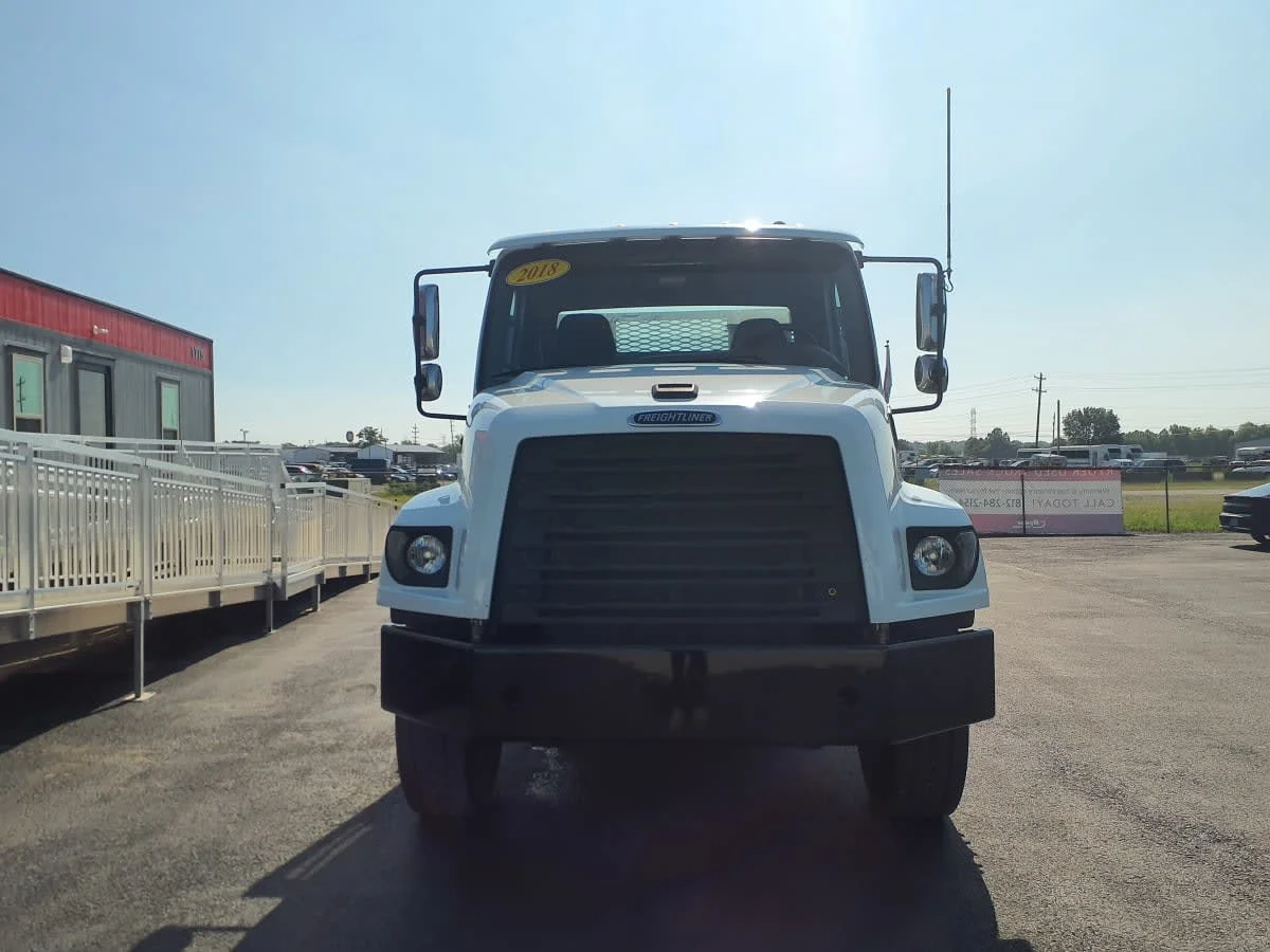 2018 Freightliner 114SD in Clarksville, IN — photo 2