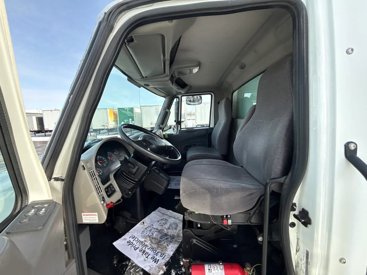 2017 International 4300 in Taylor, MI — photo 8