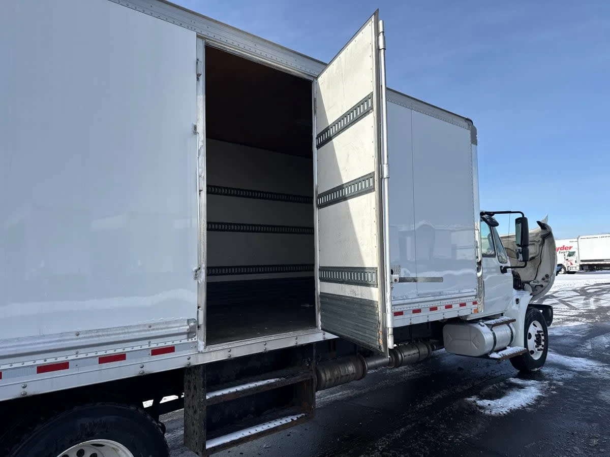 2017 International 4300 in Taylor, MI — photo 13
