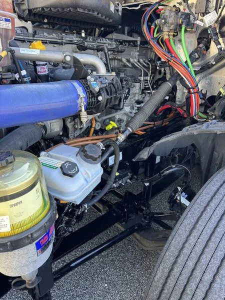 2022 Freightliner Cascadia - image 8