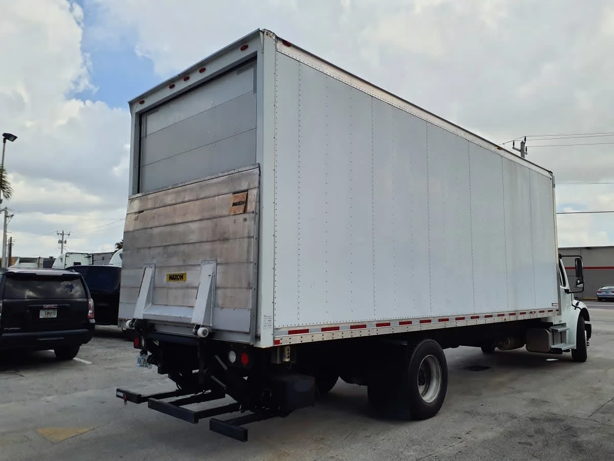 2019 Freightliner M2 106 in Miami, FL — photo 4