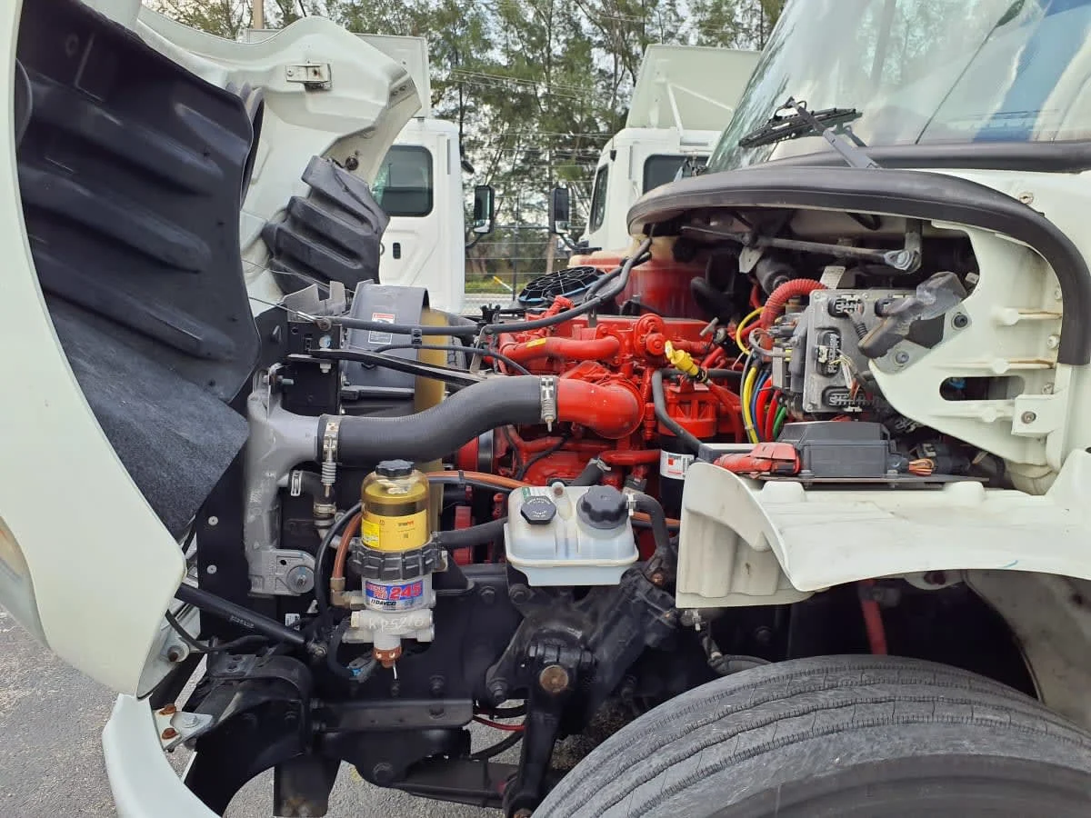 2019 Freightliner M2 106 in Miami, FL — photo 9