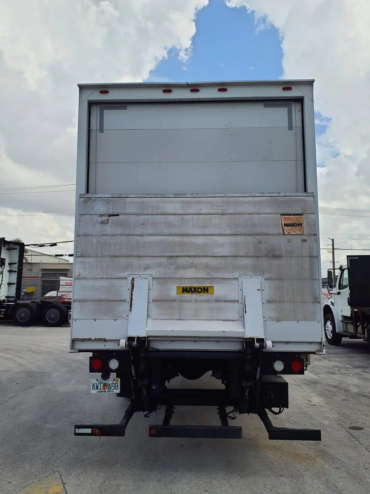2019 Freightliner M2 106 in Miami, FL — photo 5