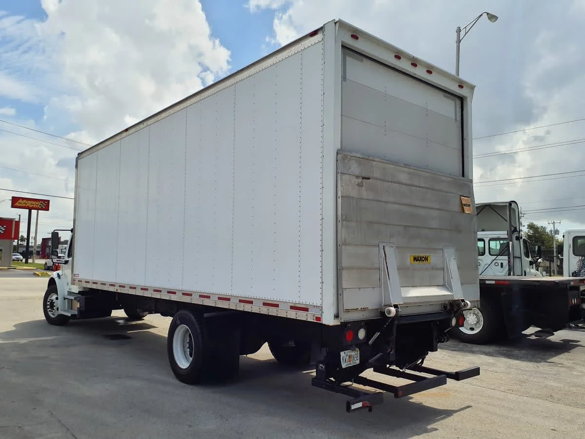 2019 Freightliner M2 106 in Miami, FL — photo 6