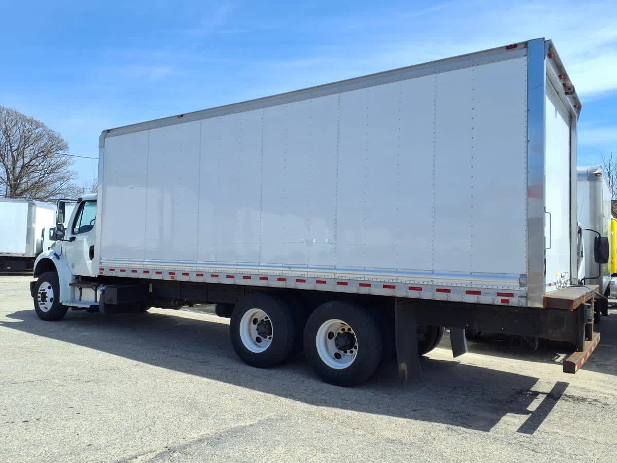 2018 Freightliner M2 106 - image 6