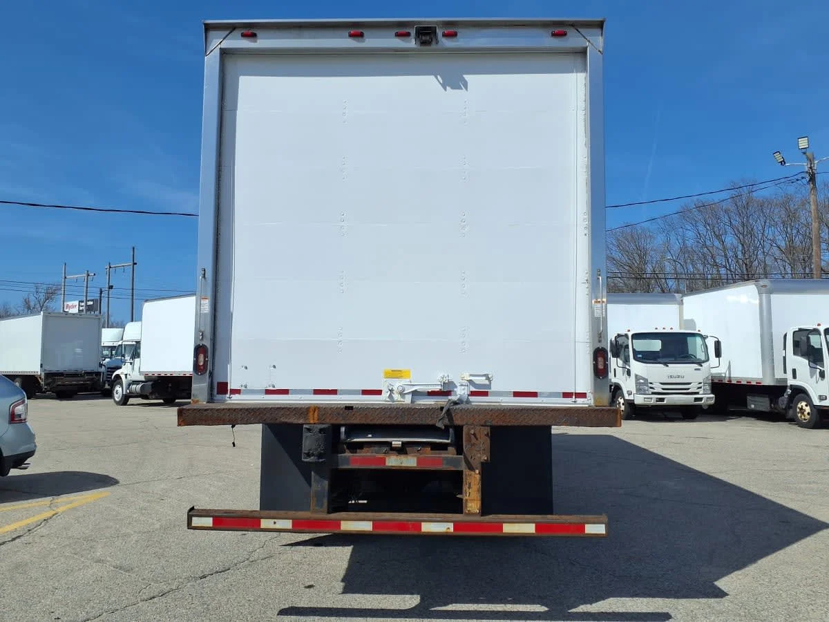 2018 Freightliner M2 106 - image 5
