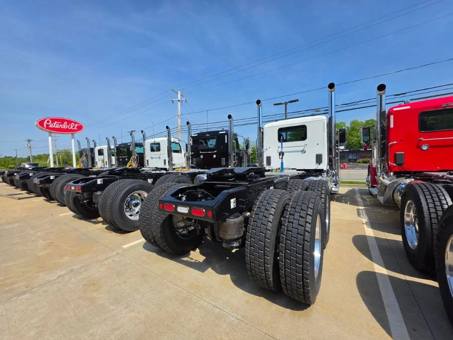 2027 Peterbilt 589 in Plainville, MA — photo 10