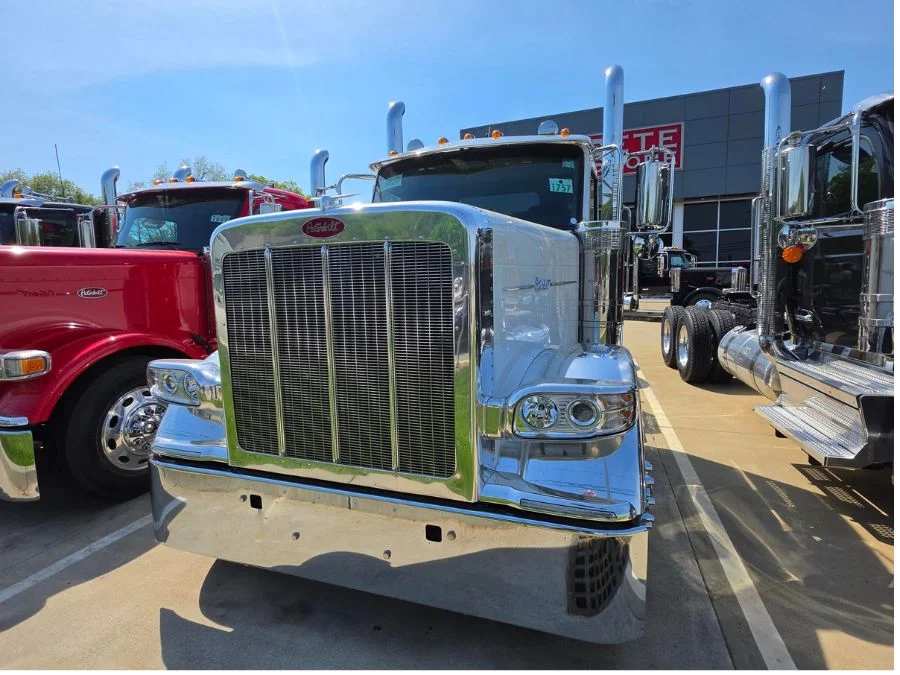 2027 Peterbilt 589 in Plainville, MA