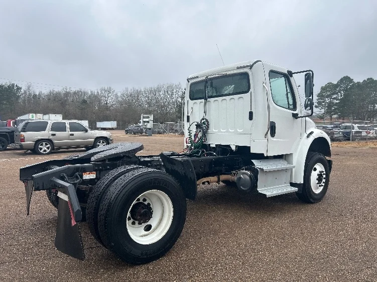 2020 Freightliner M2 106 - image 7
